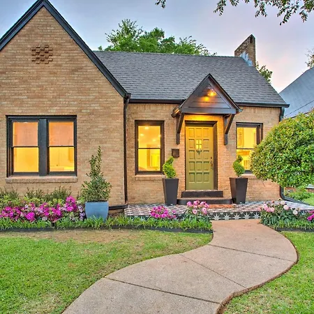 Newly Updated And Charming Azalea District Home